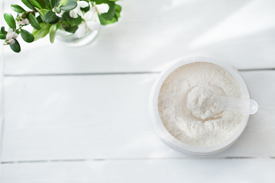 A side-by-side comparison of collagen and protein powder, highlighting their different benefits for skin health, joints, and muscle recovery.