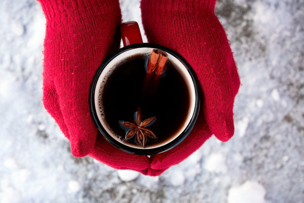 Illustration of 8 natural ways to balance hormones in winter, including eating seasonal foods, managing stress, staying active, getting sunlight, sleeping well, taking supplements, staying hydrated, and practicing mindfulness.